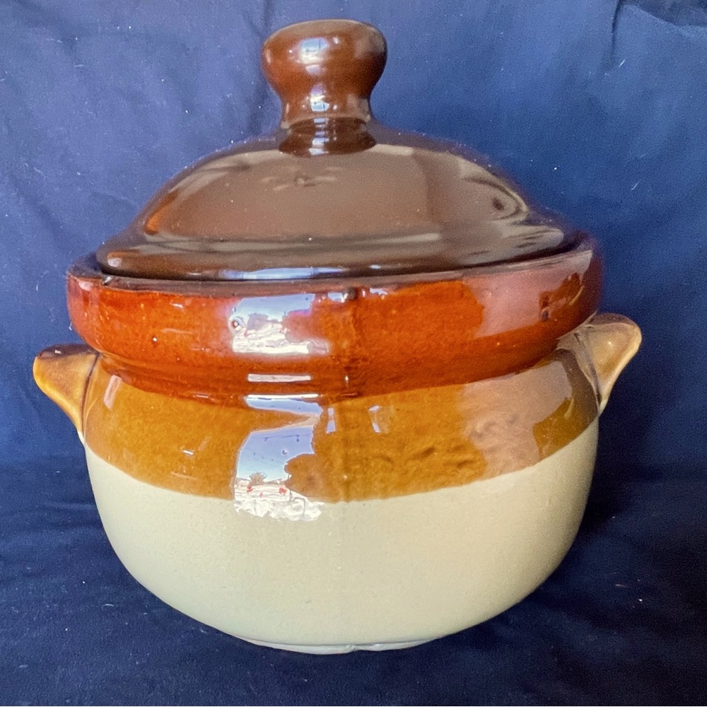 Earthenware bean pot pottery mid century,fall, Thanksgiving
